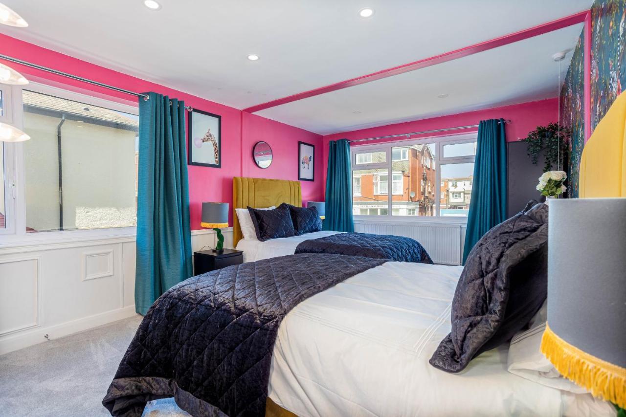 Vakantiehuis Empress Hall By Charles Alexander Short - Sleeps 20 *
