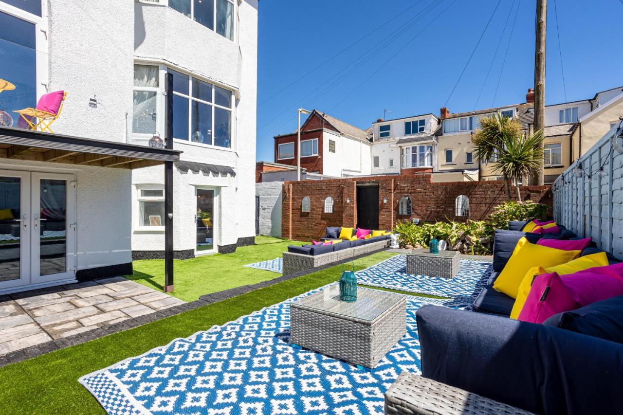 Empress Hall By Charles Alexander Short - Sleeps 20 Vakantiehuis