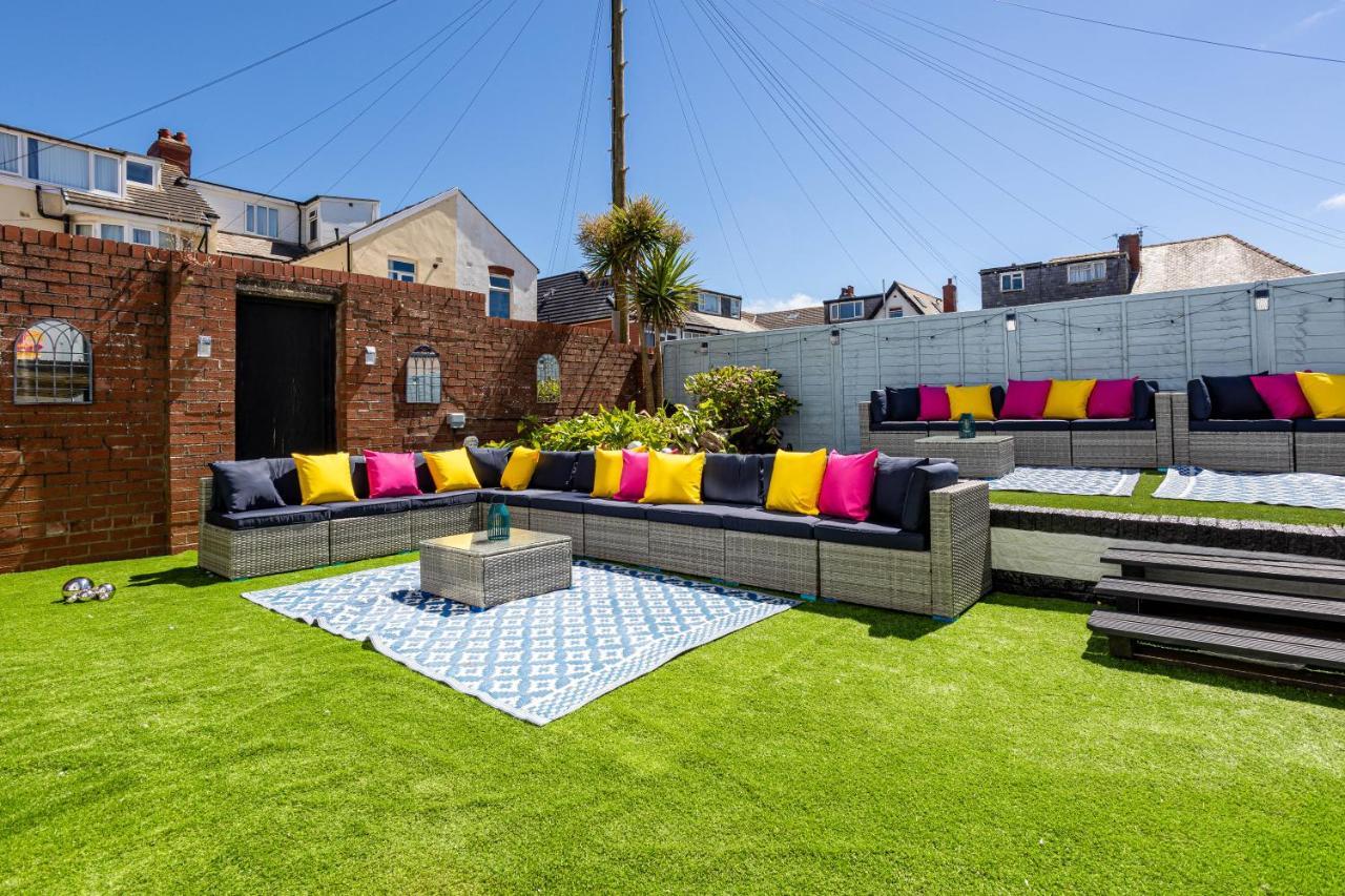Empress Hall By Charles Alexander Short - Sleeps 20 Casa vacanze Blackpool